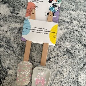 Disney Minnie Mouse Floral Silicone Kitchen Set BRAND NEW IN PACKAGING